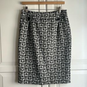 Vintage Y2K Dalia Collection black/grey/white lined pencil skirt. Size US8